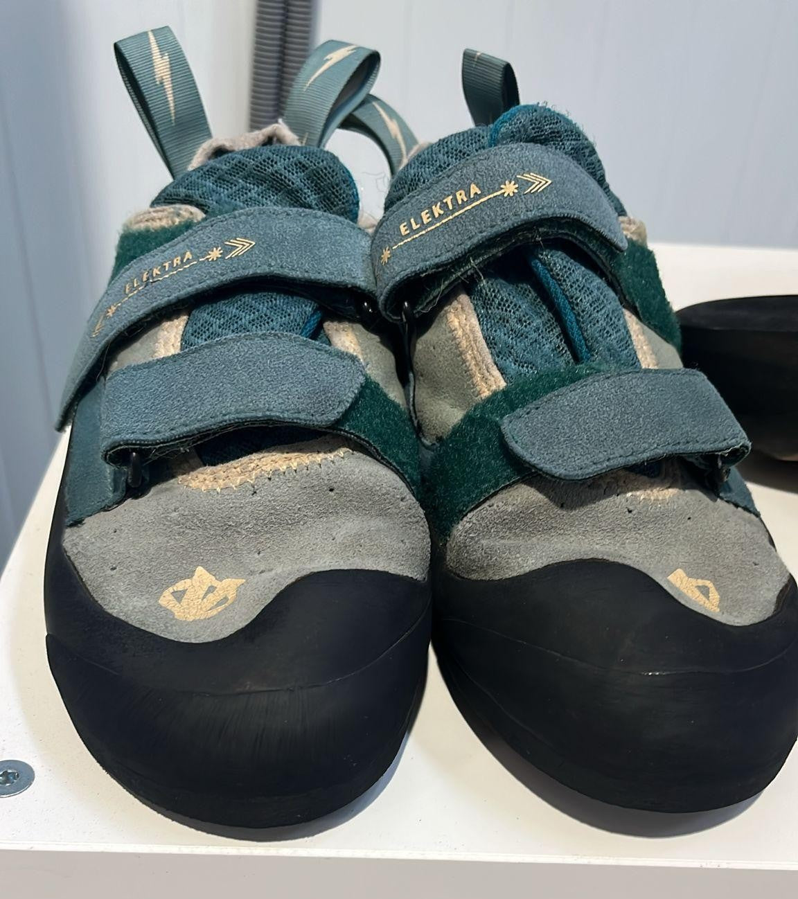 Half sole with toe cap